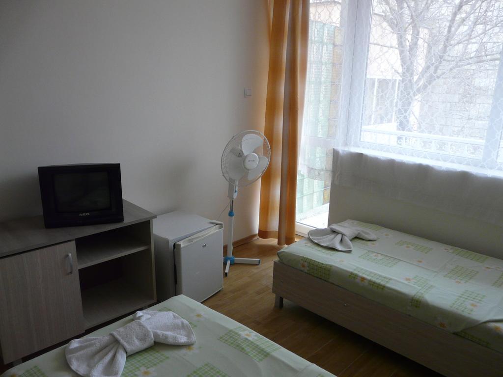Olimpia Supersnab Hotel Balchik Room photo